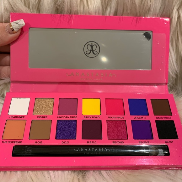 Anastasia Beverly Hills Other - Anastasia Beverly Hills Alyssa Edwards palette